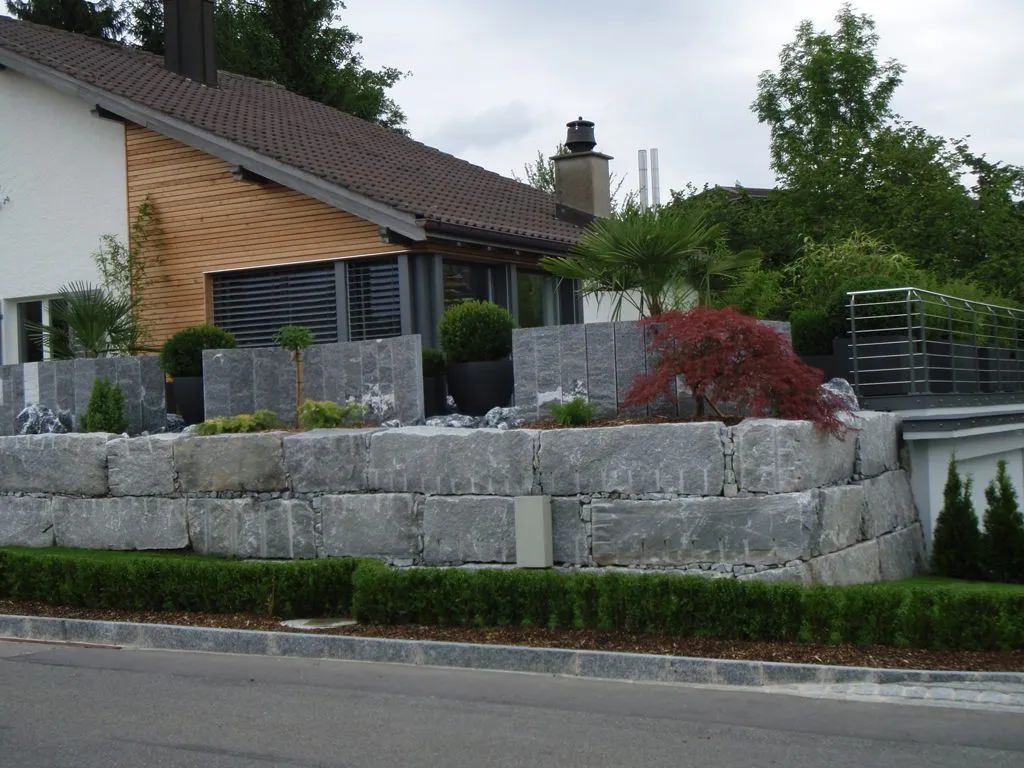 Natursteinmauer